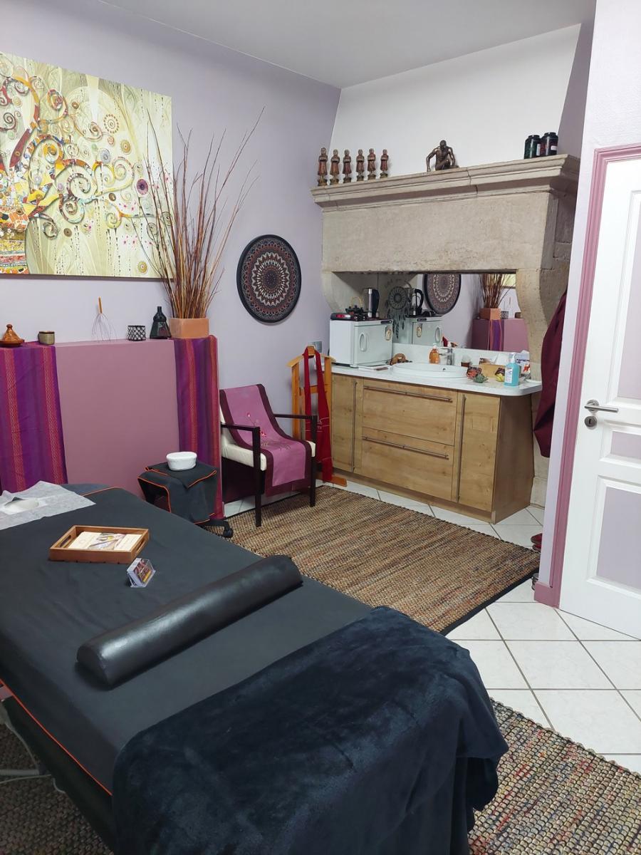 salon-white-lotus-2